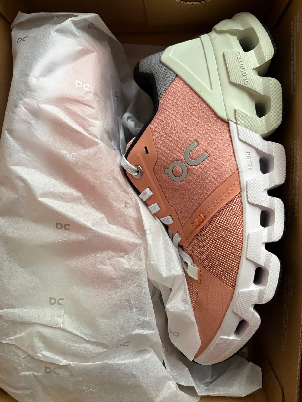 NEW On Cloud Womens CLOUDFLYER 4 in Peach/Aloe 6, 6.5, 7.5